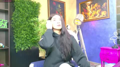 Nicolle online show from 04.20.26