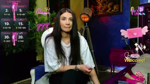 Snapshot of nicollepalmer chatting on 05.05.26 Nicolle online show from 05.05.26