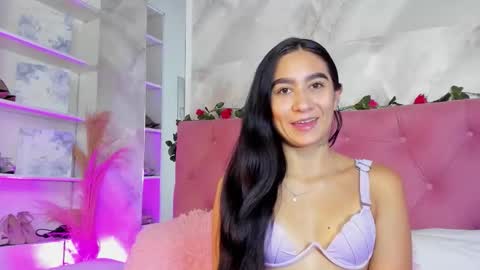 Snapshot of nicolqueen_ chatting on 10.14.25 NICOL online show from 10.14.25