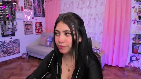 Snapshot of nidrii_07 chatting on 03.07.25      900   300   online show from 03.07.25