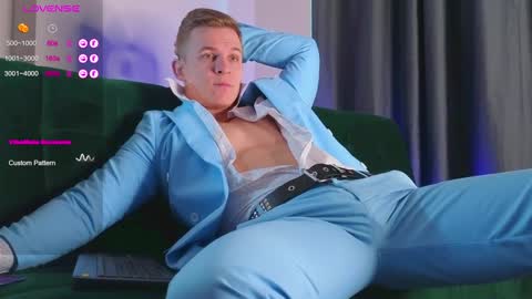 Snapshot of night_wwwolf chatting on 01.08.25 Jameson online show from 01.08.25