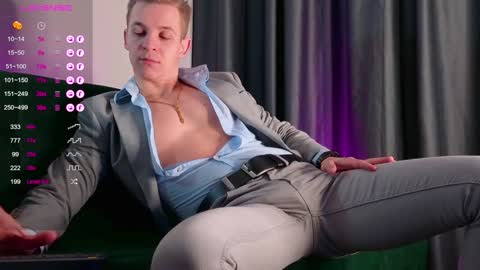 Snapshot of night_wwwolf chatting on 01.26.25 Jameson online show from 01.26.25