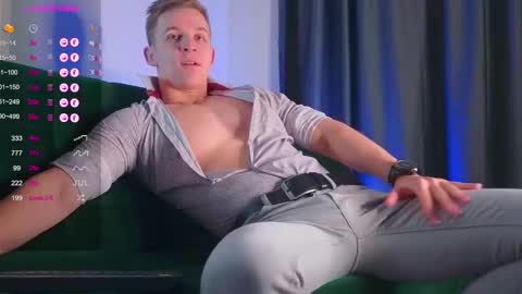 Snapshot of night_wwwolf chatting on 02.14.25 Jameson online show from 02.14.25