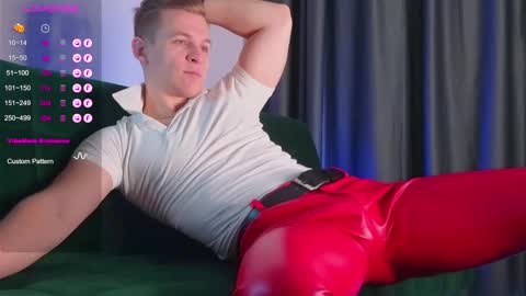 Snapshot of night_wwwolf chatting on 02.15.25 Jameson online show from 02.15.25