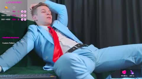 Snapshot of night_wwwolf chatting on 02.18.25 Jameson online show from 02.18.25