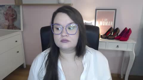 Snapshot of nightholly chatting on 02.13.26 Holly online show from 02.13.26