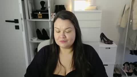 Holly online show from 03.18.26