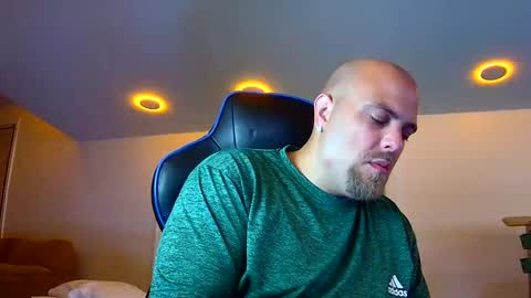 Snapshot of nightlifecouple chatting on 09.09.25 nightlifecouple online show from 09.09.25