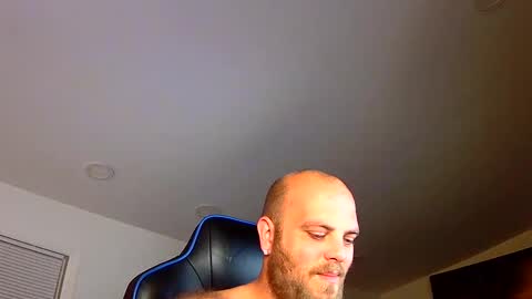 Snapshot of nightlifecouple chatting on 10.02.25 nightlifecouple online show from 10.02.25