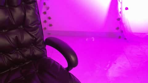 nightqueen107446 online show from 10.21.25