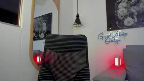 Niick online show from 12.06.24