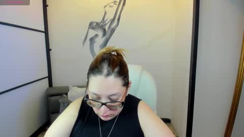 Anni online show from 02.23.25