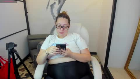 Anni online show from 02.26.25