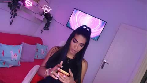 Nicolle Bustamante online show from 01.18.26