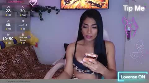 Nicolle Bustamante online show from 03.04.26