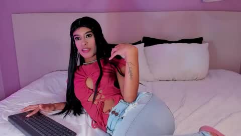 Nicole Leroy online show from 04.18.26