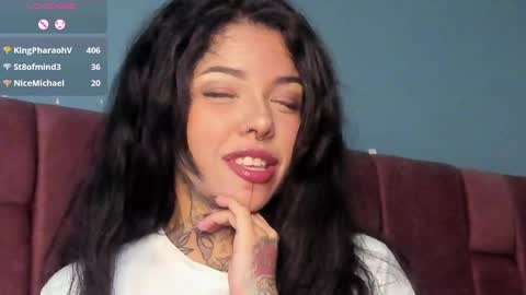 Snapshot of niinaink chatting on 01.10.25 NINAINK online show from 01.10.25