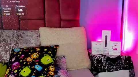 Snapshot of niinaink chatting on 02.18.25 NINAINK online show from 02.18.25