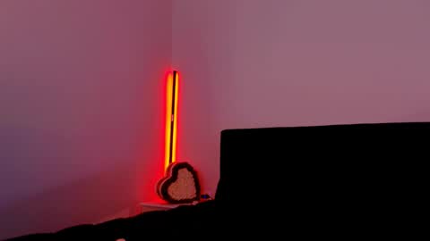 Niinarosee online show from 04.23.26