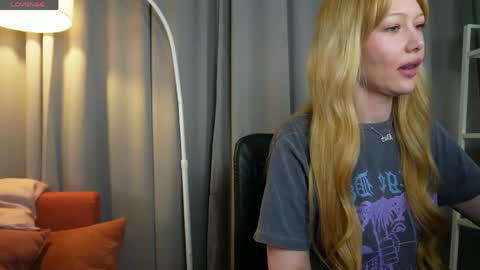 Snapshot of nika_dream_ chatting on 05.18.26 LIana online show from 05.18.26