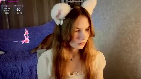 Snapshot of nika_omg chatting on 10.03.25 Nika online show from 10.03.25