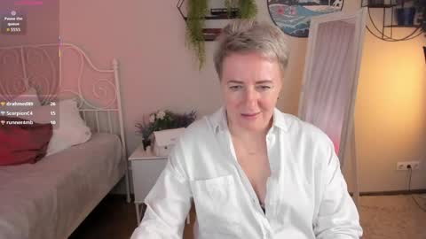 Snapshot of nika_smit chatting on 05.16.26 Nika online show from 05.16.26