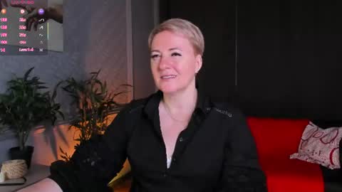 Snapshot of nika_smit chatting on 06.13.26 Nika online show from 06.13.26