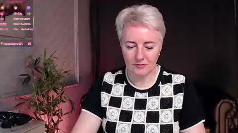 Snapshot of nika_smit chatting on 07.17.26 Nika online show from 07.17.26