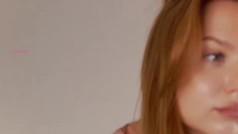 Snapshot of nikadines chatting on 12.22.25 Nika online show from 12.22.25