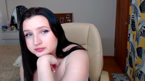 Snapshot of nikaking22 chatting on 12.19.24 nikaking22 online show from 12.19.24