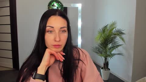 Snapshot of nikamiles chatting on 12.10.24 Nika online show from 12.10.24