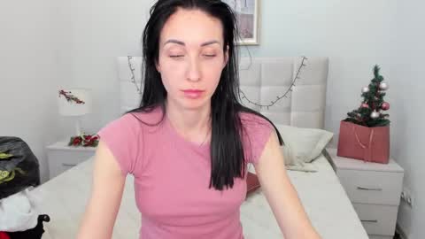 Snapshot of nikamiles chatting on 12.28.24 Nika online show from 12.28.24