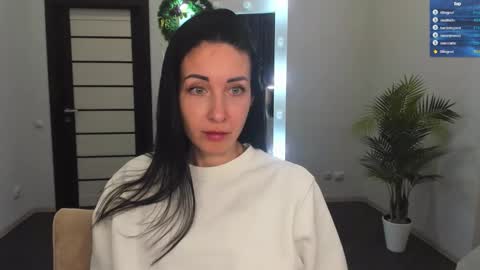 Snapshot of nikamiles chatting on 01.06.25 Nika online show from 01.06.25