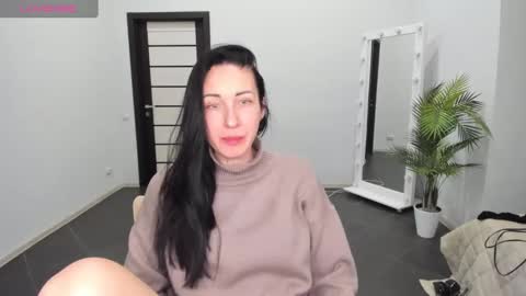 Snapshot of nikamiles chatting on 02.16.25 Nika online show from 02.16.25