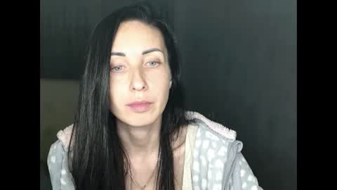 Snapshot of nikamiles chatting on 10.18.25 Nika online show from 10.18.25