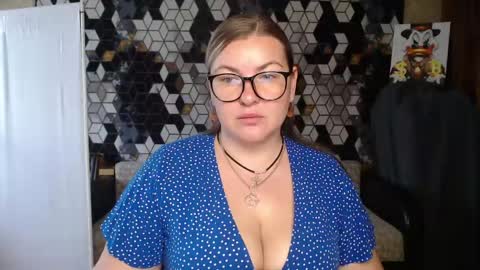 Snapshot of nikaskylink chatting on 05.11.26 Nika online show from 05.11.26