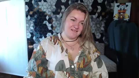Snapshot of nikaskylink chatting on 05.12.26 Nika online show from 05.12.26