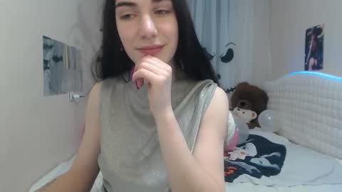 nikastarkk online show from 10.15.25