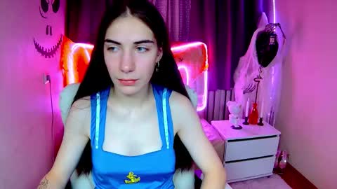 nikastarkk online show from 10.17.25