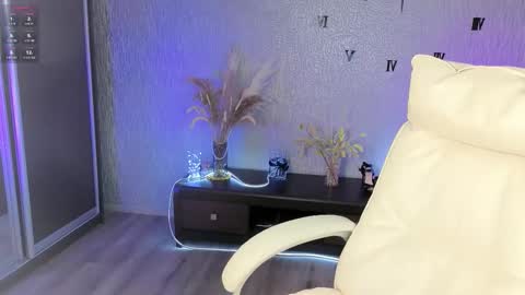 NikaStill  online show from 12.21.25