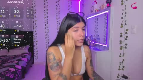 Niki online show from 11.22.25