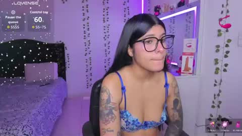 Snapshot of nikibryce_ chatting on 07.18.26 Niki online show from 07.18.26