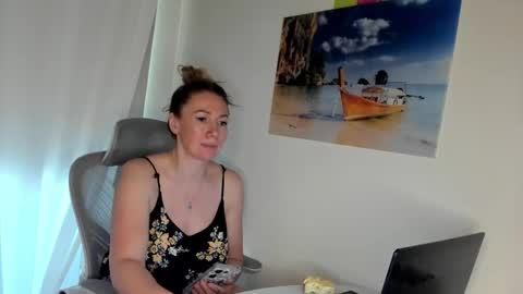 Snapshot of nikicute18 chatting on 02.14.26 nikicute18 online show from 02.14.26