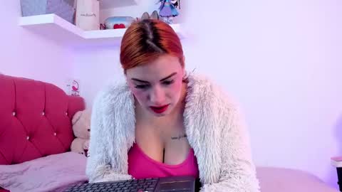 Snapshot of nikii_28 chatting on 03.05.25 Nikii online show from 03.05.25