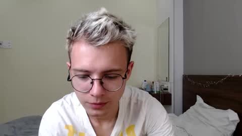 Snapshot of nikikerry_cum_ chatting on 02.15.26 nikikerry_cum_ online show from 02.15.26