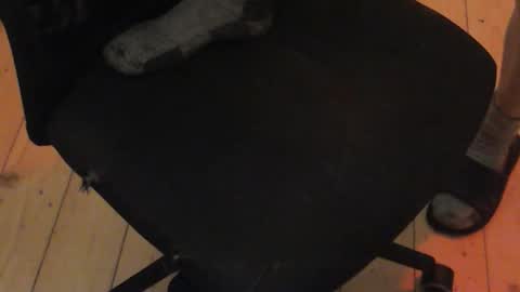 Snapshot of nikitalo chatting on 10.30.25 nikitalo online show from 10.30.25