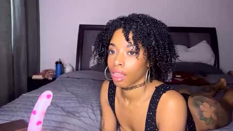 Snapshot of nikitalove104 chatting on 10.01.25 nikitalove104 online show from 10.01.25