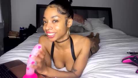 Snapshot of nikitalove104 chatting on 10.29.25 nikitalove104 online show from 10.29.25