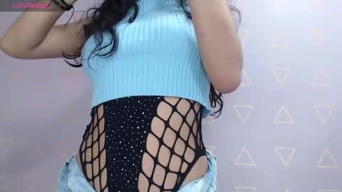 Snapshot of nikki_333 chatting on 12.11.24 Nilly online show from 12.11.24