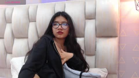 Snapshot of nikki_333 chatting on 12.17.24 Nilly online show from 12.17.24